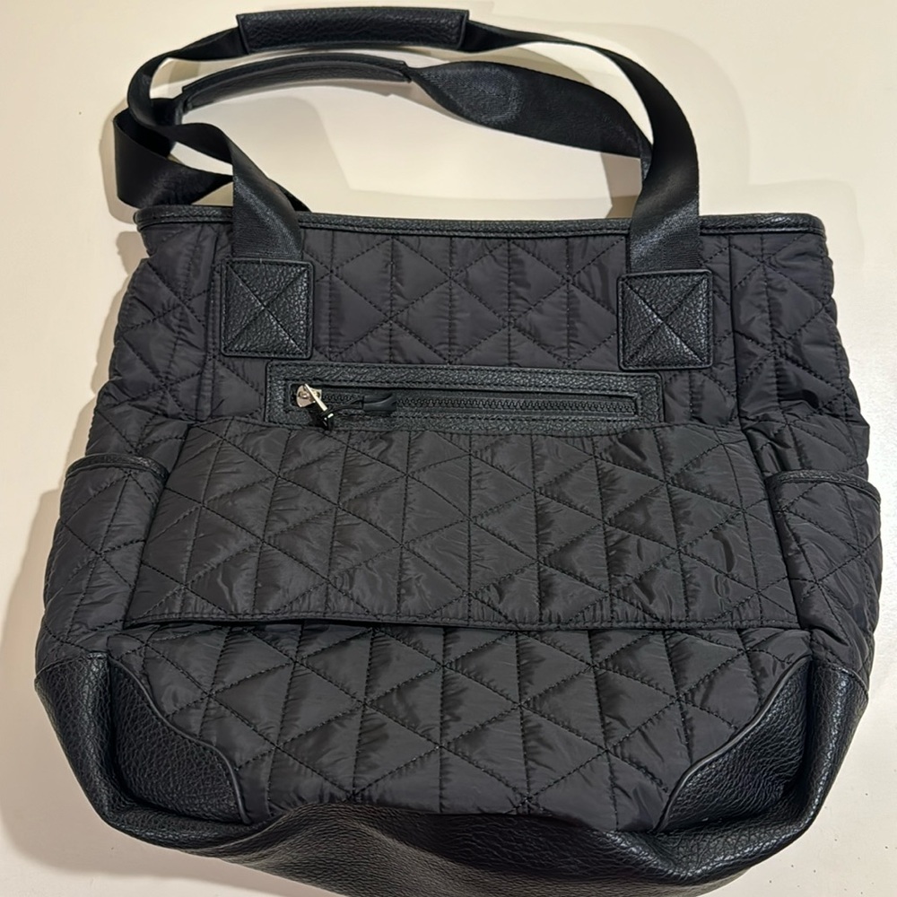 Travel tote